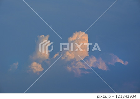 夕焼けする雲 夕焼けする雲 121842934