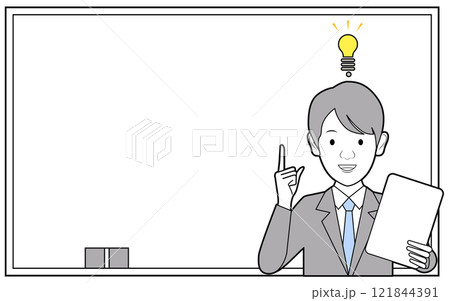ホワイトボードの前で説明する男性 121844391