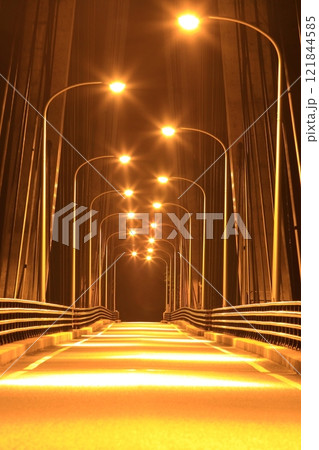 本州と大芝島を結ぶ大芝大橋 121844585