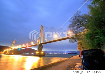 本州と大芝島を結ぶ大芝大橋 121844589