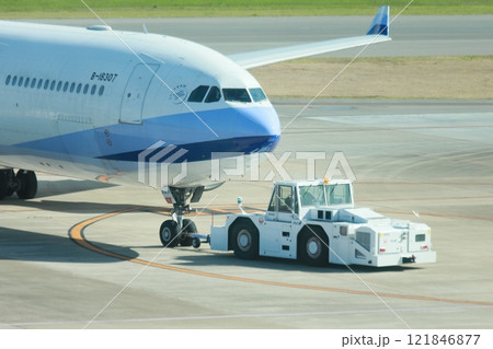 牽引車 飛行機 航空機 121846877