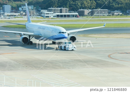牽引車 飛行機 航空機 121846880