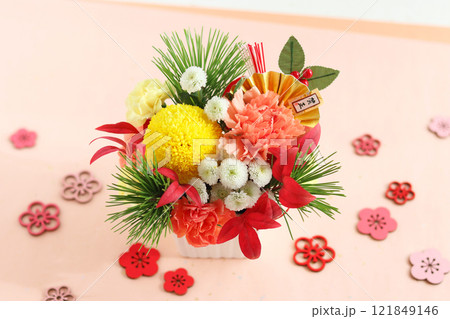 お正月の生け花 121849146