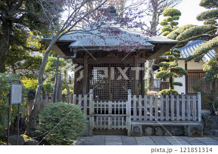 東京北区赤羽の静勝寺の境内 東京北区赤羽の静勝寺の境内 121851314