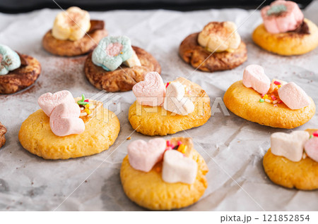 手作りスモアクッキー 121852854