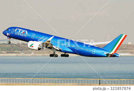 ITA Air waysA359-900羽田離陸 121857874