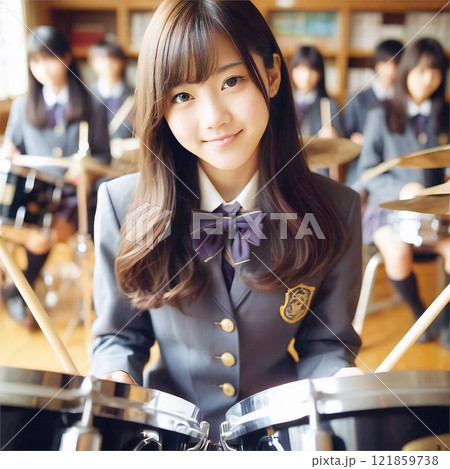 写真素材/12/美人・美女/女子中学生/女子高生/音楽/軽音楽部/ドラム(高画質 有料 高品質） 121859738