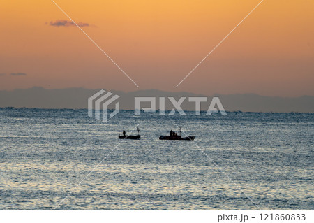 和歌山県 すさみ町からの初日の出の風景 2025年 和歌山県 すさみ町からの初日の出の風景 2025年 121860833