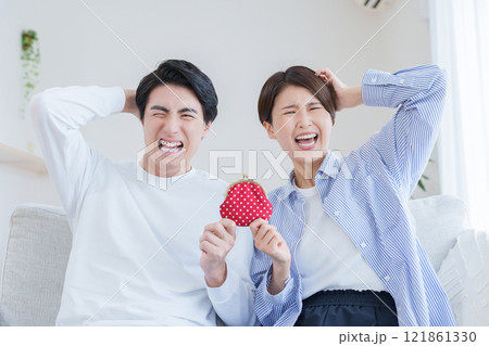 お金と夫婦 121861330