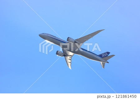 離陸した旅客機　イメージ 121861450
