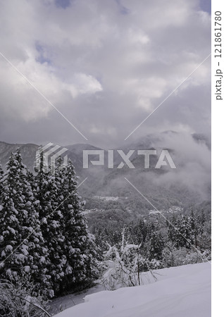 飛騨白川PAから見る景色 121861780