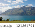 クイーンズタウンから眺めるワカティプ湖 121861791