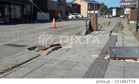能登半島地震の被害状況(石川県輪島市街地) 能登半島地震の被害状況(石川県輪島市街地) 121862719