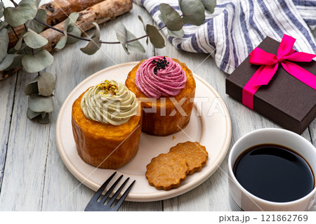 お洒落なパンケーキでコーヒータイム お洒落なパンケーキでコーヒータイム 121862769