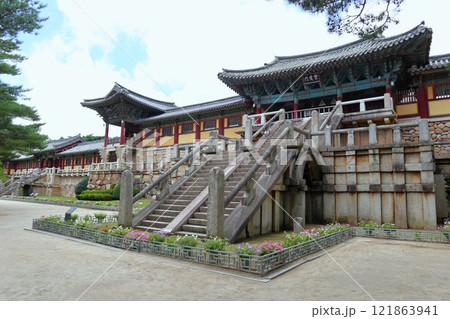 韓国慶州、仏国寺の青雲橋と白雲橋 韓国慶州、仏国寺の青雲橋と白雲橋 121863941