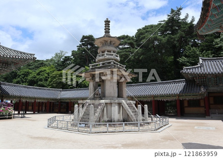 韓国慶州、仏国寺の多宝塔 韓国慶州、仏国寺の多宝塔 121863959