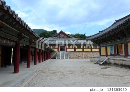 韓国慶州、仏国寺の境内 韓国慶州、仏国寺の境内 121863980