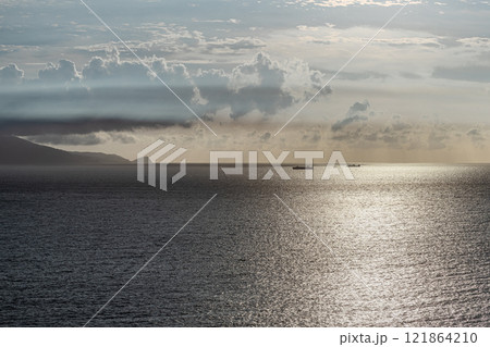 夕景サンロード　神が宿る島　屋久島から(夏 121864210