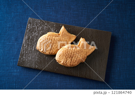 鯛焼き 121864740