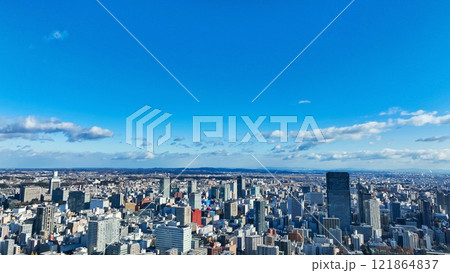現代都市のドローン空撮 121864837