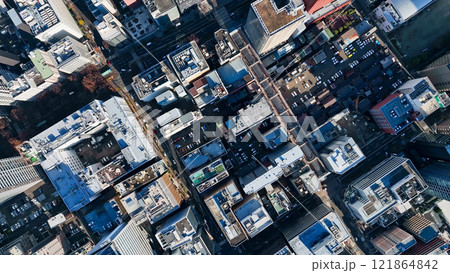 現代都市のドローン空撮 現代都市のドローン空撮 121864842