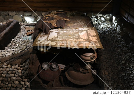 韓国慶州、大陵苑天馬塚の埋葬品 121864927