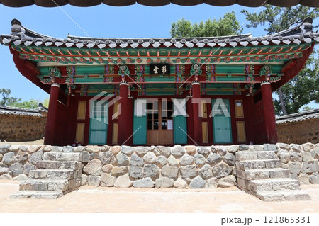 韓国慶州、良洞村のお堂 韓国慶州、良洞村のお堂 121865331