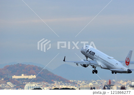 大阪国際空港　JAL　飛行機　離陸　スカイパーク 121866277