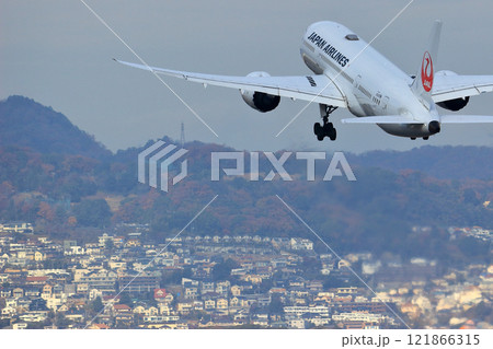 大阪国際空港　JAL　飛行機　離陸　スカイパーク 121866315