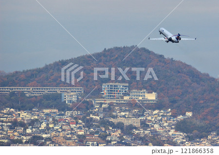 大阪国際空港　IBEX　飛行機　離陸　スカイパーク 121866358