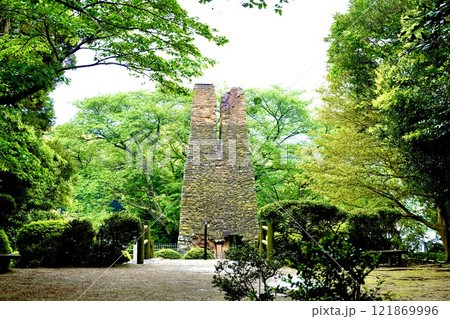 雨の萩市 世界遺産 産業遺構として残る1800年代に使われた金属溶解・鋳造の為の萩反射炉 山口県萩市 雨の萩市 世界遺産 産業遺構として残る1800年代に使われた金属溶解・鋳造の為の萩反射炉 山口県萩市 121869996