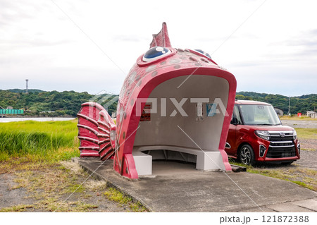お魚バス停・浅間町アラカブバス停(長崎県西海市蛎浦島) お魚バス停・浅間町アラカブバス停(長崎県西海市蛎浦島) 121872388