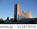 夕方の東京カテドラル聖マリア大聖堂 121873016