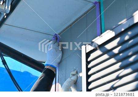 コーキングの打ち替え・下地処理・下塗り材(プライマー)住宅外壁塗装 コーキングの打ち替え・下地処理・下塗り材(プライマー)住宅外壁塗装 121873681