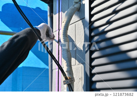 コーキングの打ち替え・下地処理・下塗り材(プライマー)住宅外壁塗装 コーキングの打ち替え・下地処理・下塗り材(プライマー)住宅外壁塗装 121873682