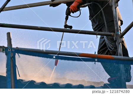 屋根の高圧洗浄　住宅塗装工事　屋根瓦 121874280