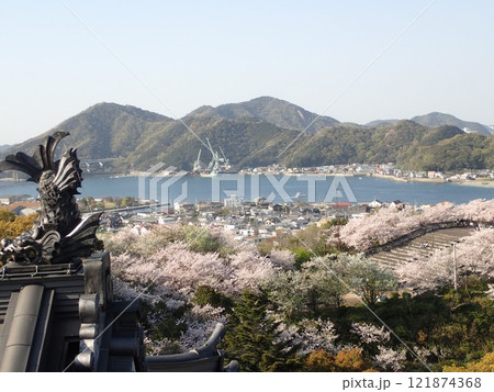旧鳥居龍蔵記念博物館で鳴門市撫養町の妙見山の山頂、撫養城の本丸跡にある複合施設であるトリーデなると 121874368
