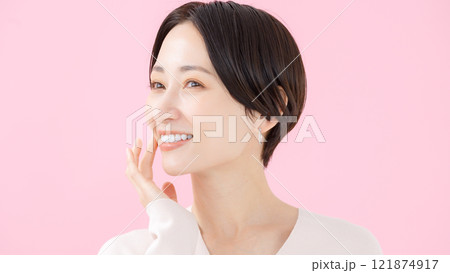 女性 スキンケア 女性 スキンケア 121874917