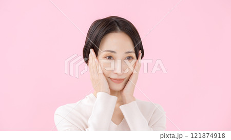 女性 スキンケア 女性 スキンケア 121874918