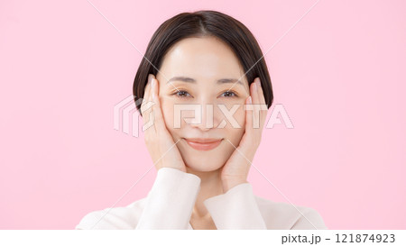 女性 スキンケア 女性 スキンケア 121874923