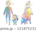 寒い日に外出する若い家族 寒い日に外出する若い家族 121875231
