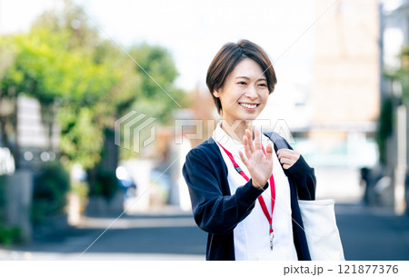 医療スタッフの女性 121877376
