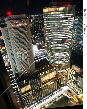 ミッドランドスクエアからの夜景(JR名古屋駅) ミッドランドスクエアからの夜景(JR名古屋駅) 121878168