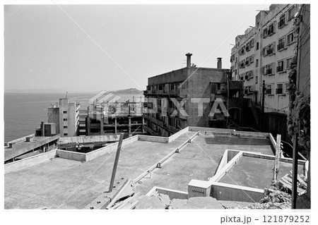 長崎県端島（軍艦島） 121879252