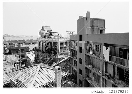 長崎県端島（軍艦島） 121879253