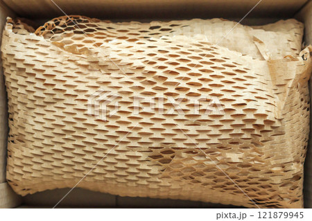 Eco friendly brown paper honeycomb wrap for product packaging parcel carton box Eco friendly brown paper honeycomb wrap for product packaging parcel carton box 121879945