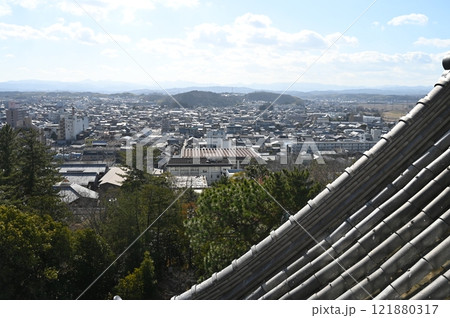 伊賀上野城からの眺望（南の城下町方面） 121880317