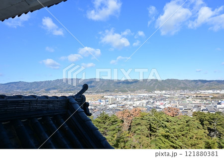 伊賀上野城からの眺望（滋賀・京都方面） 121880381
