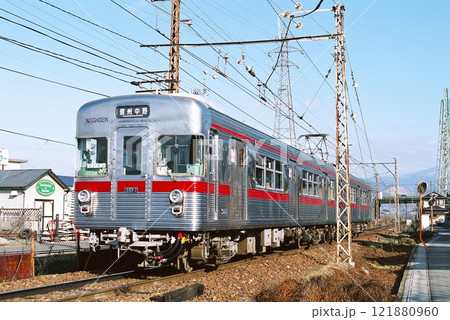 信州中野へ向けて長野線をゆく長野電鉄3500系 121880960