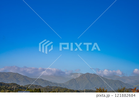 飯田市の天龍峡パーキングエリアから見た風景(長野県) 121882684